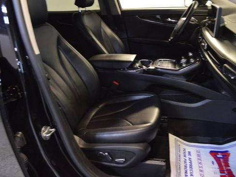 Used 2023 Lincoln Nautilus AWD w/ Premium Package image 11