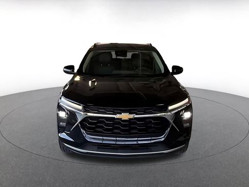 Used 2025 Chevrolet Trax LT image 5