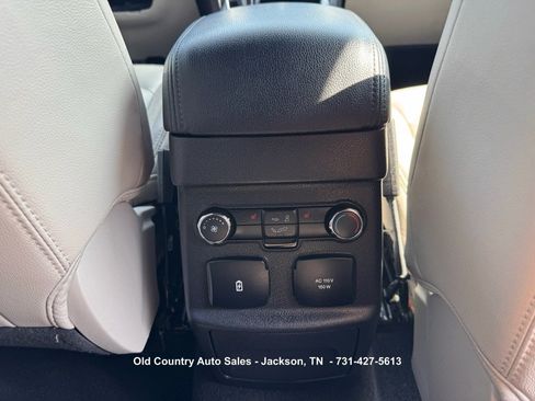 Used 2019 Ford Explorer Limited w/ Ford Safe & Smart Package AWD/4WD image 17