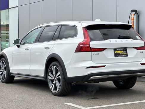 New 2026 Volvo V60 B5 Cross Country Plus w/ Climate Package image 3