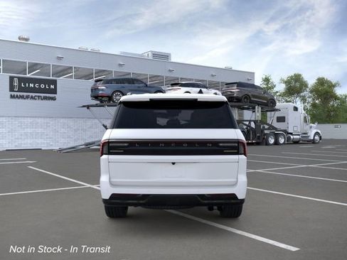 New 2026 Lincoln Navigator Reserve w/ Jet Appearance Package AWD/4WD image 5
