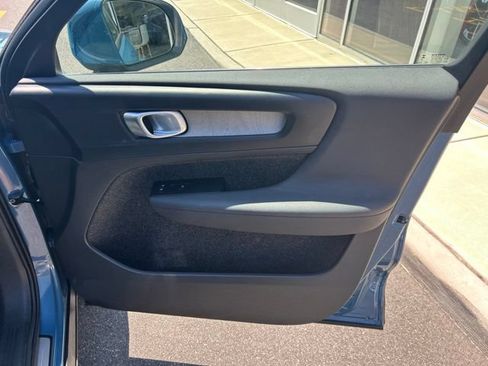 Used 2025 Volvo XC40 B5 Core AWD/4WD image 14