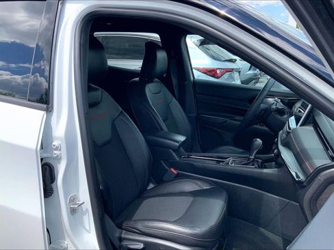 Used 2024 Jeep Compass Trailhawk AWD/4WD image 7
