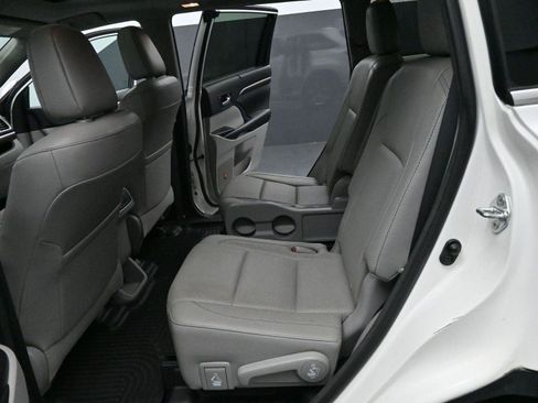 Used 2016 Toyota Highlander Limited w/ Driver Technology Package image 33