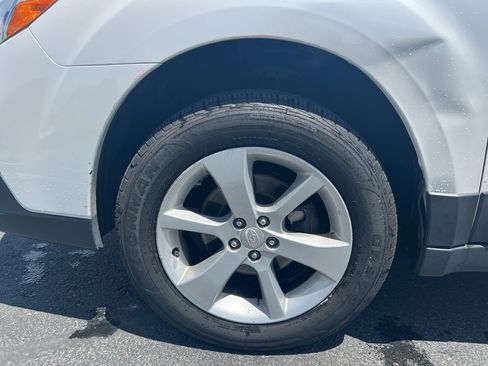 Used 2014 Subaru Outback 2.5i w/ Alloy Wheel Package AWD/4WD image 9