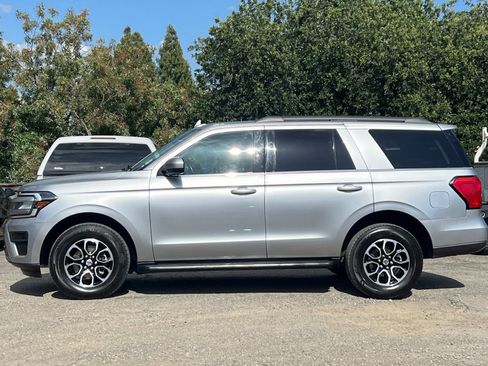 Certified 2024 Ford Expedition XLT AWD/4WD image 7