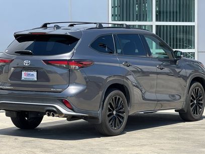 Certified 2025 Toyota Highlander XSE
