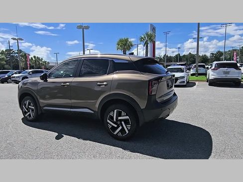 Used 2026 Nissan Kicks SV w/ SV Premium Package FWD image 28