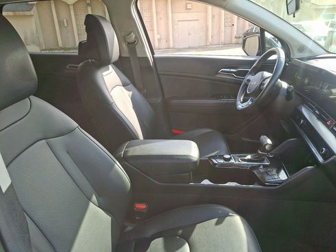 Used 2023 Kia Sportage EX image 13