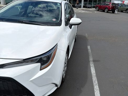 Used 2022 Toyota Corolla LE FWD image 1