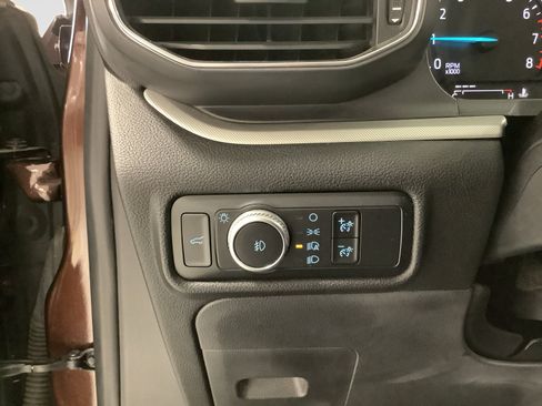 Used 2020 Ford Explorer XLT w/ Equipment Group 202A RWD image 18