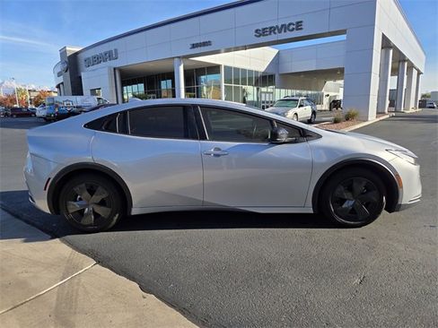 Used 2023 Toyota Prius LE image 3