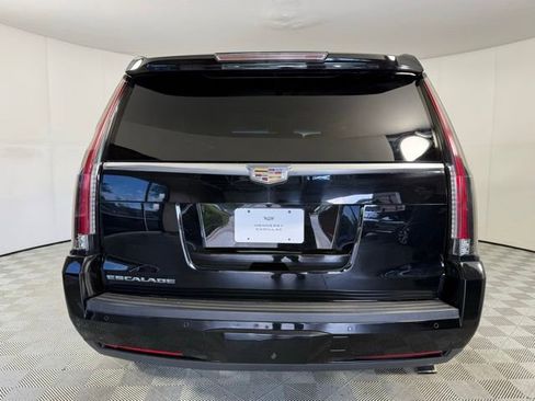 Used 2016 Cadillac Escalade Luxury RWD image 5