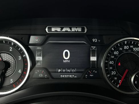 Used 2024 RAM 2500 Laramie w/ Safety Group AWD/4WD image 17