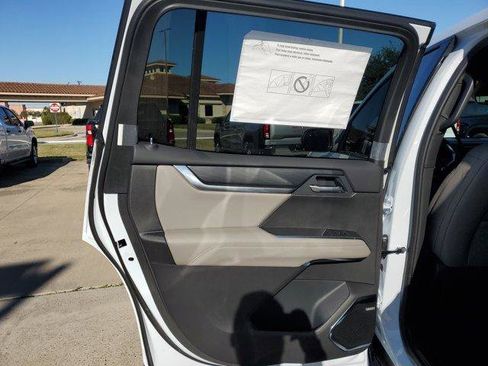 New 2026 GMC Acadia Elevation image 15