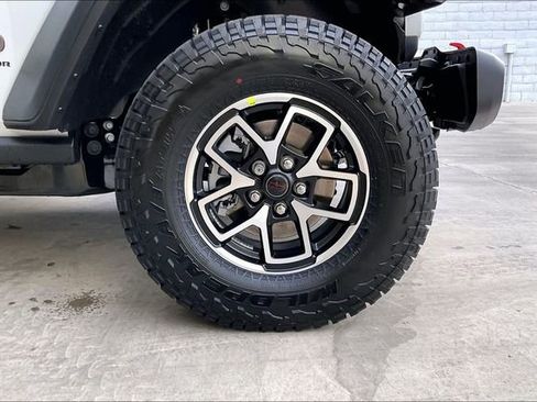 New 2026 Jeep Gladiator Rubicon w/ Steel Power Dome Hood Package image 10