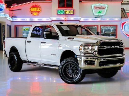 Used 2024 RAM 2500 Big Horn w/ Off Road Package AWD/4WD image 1
