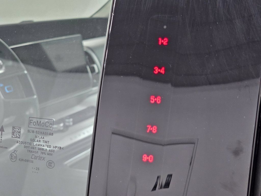 Used 2025 Ford Expedition Active AWD/4WD image 35