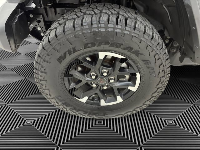 Used 2026 Jeep Gladiator Rubicon w/ Steel Power Dome Hood Package AWD/4WD image 9
