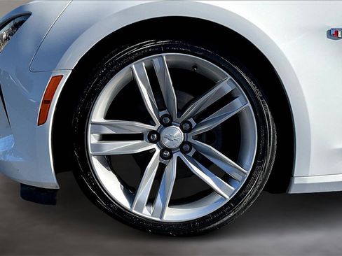 Used 2016 Chevrolet Camaro LT image 9