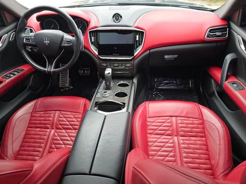 Used 2021 Maserati Ghibli Trofeo image 23