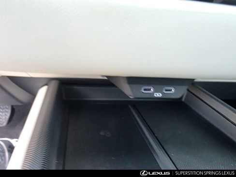 New 2026 Lexus ES 350e FWD image 22