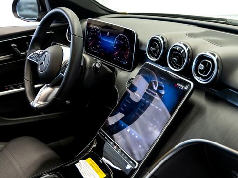Used 2025 Mercedes-Benz C 300 Sedan image 30