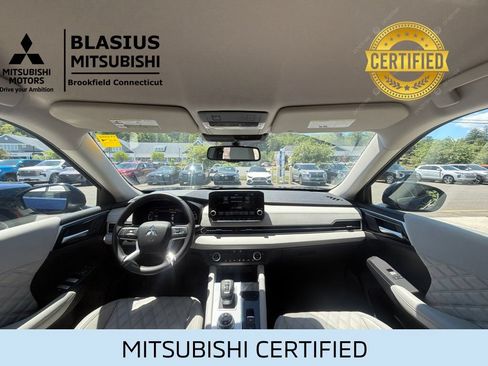 Used 2024 Mitsubishi Outlander SEL AWD/4WD image 35
