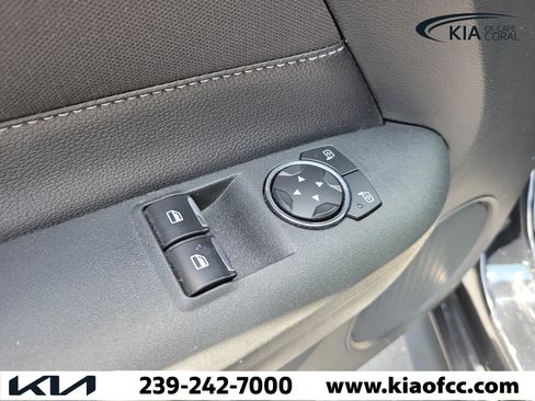 Used 2017 Ford Mustang Coupe RWD image 16