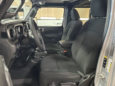 Used 2023 Jeep Wrangler Unlimited AWD/4WD image 14