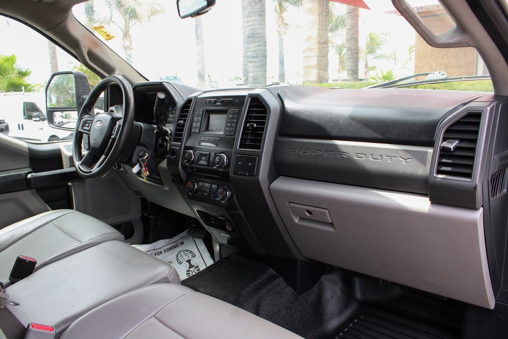 Used 2017 Ford F550 2WD Crew Cab Super Duty image 32