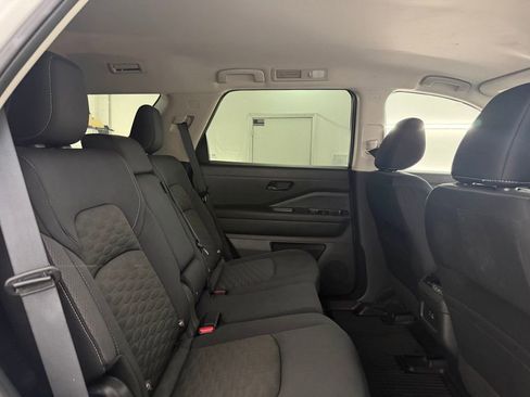 Used 2023 Nissan Pathfinder SV image 41
