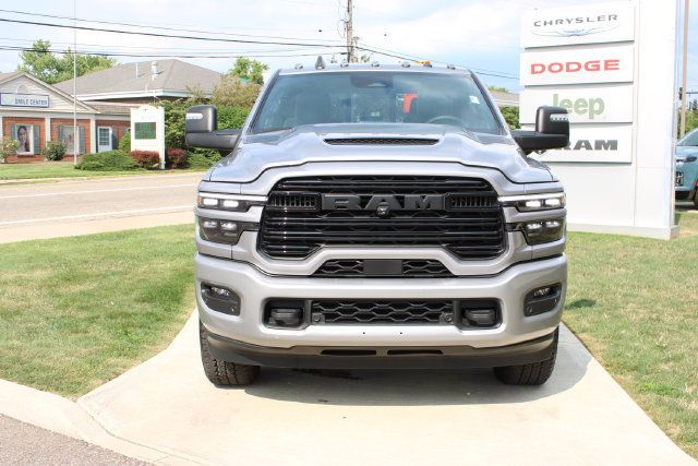 Used 2025 RAM 2500 Laramie AWD/4WD image 7