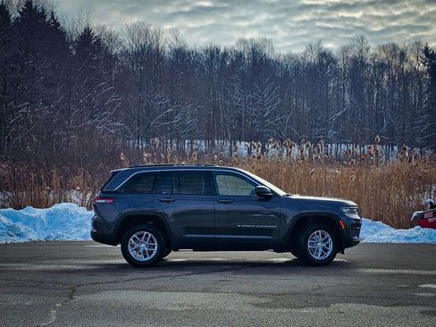 New 2025 Jeep Grand Cherokee Laredo X w/ Luxury Tech Group I image 3