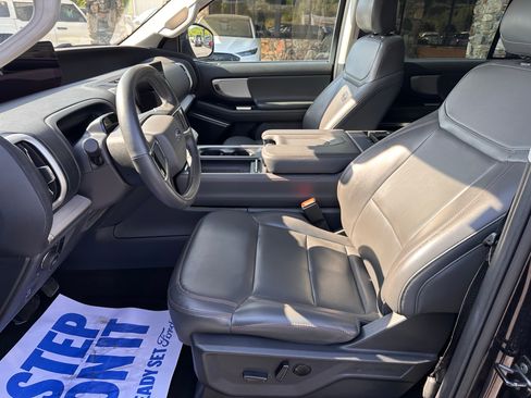 Used 2025 Ford Expedition Active AWD/4WD image 10