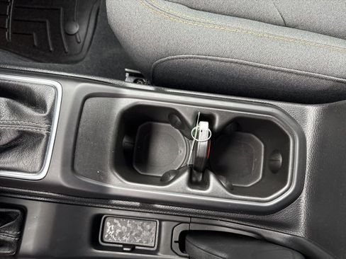 Used 2024 Jeep Wrangler Sport S image 28