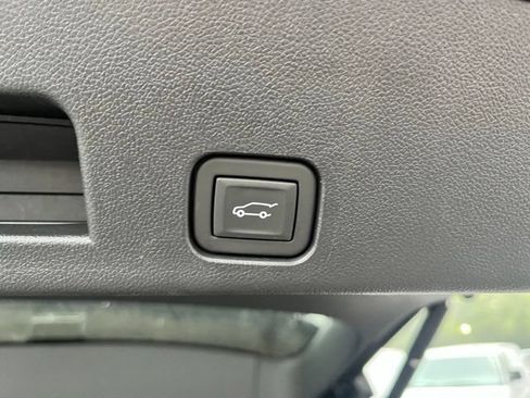 Used 2024 Chevrolet Traverse RS AWD/4WD image 10