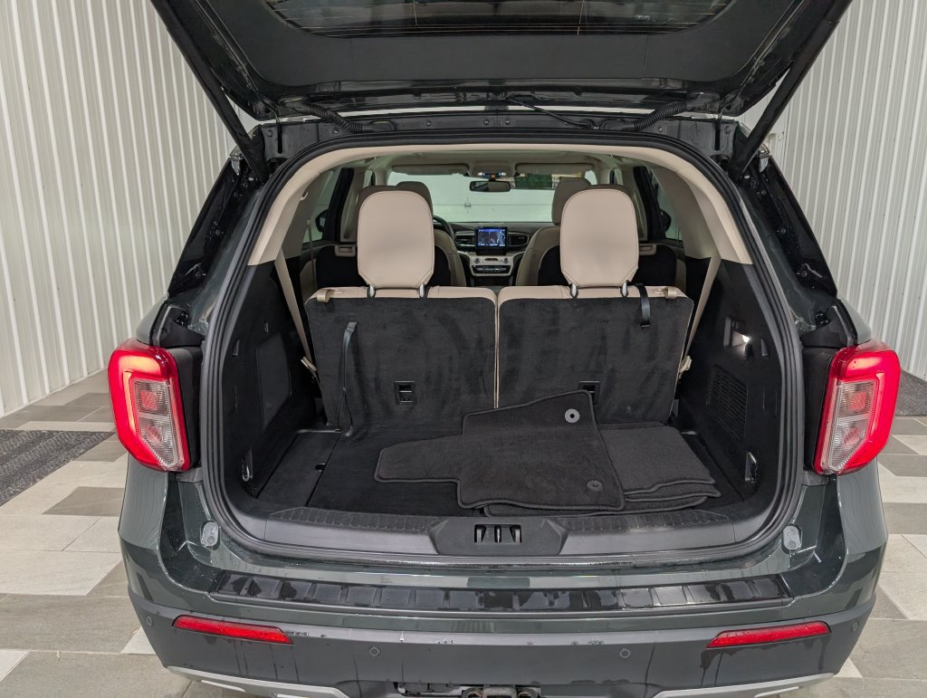 Used 2024 Ford Explorer XLT w/ Equipment Group 202A AWD/4WD image 26