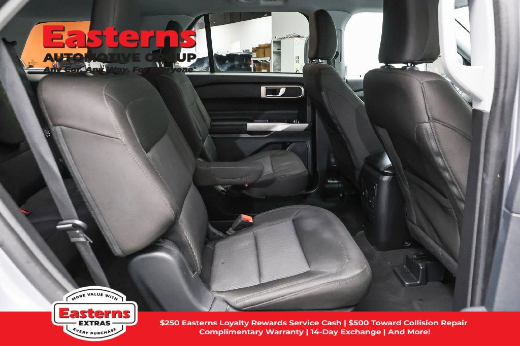 Used 2023 Ford Explorer XLT AWD/4WD image 24