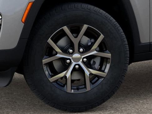 New 2025 Jeep Grand Cherokee Limited image 8