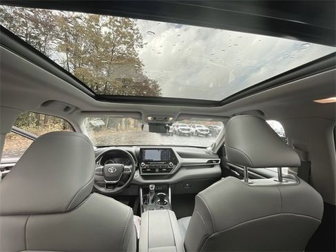 Used 2020 Toyota Highlander Platinum image 21