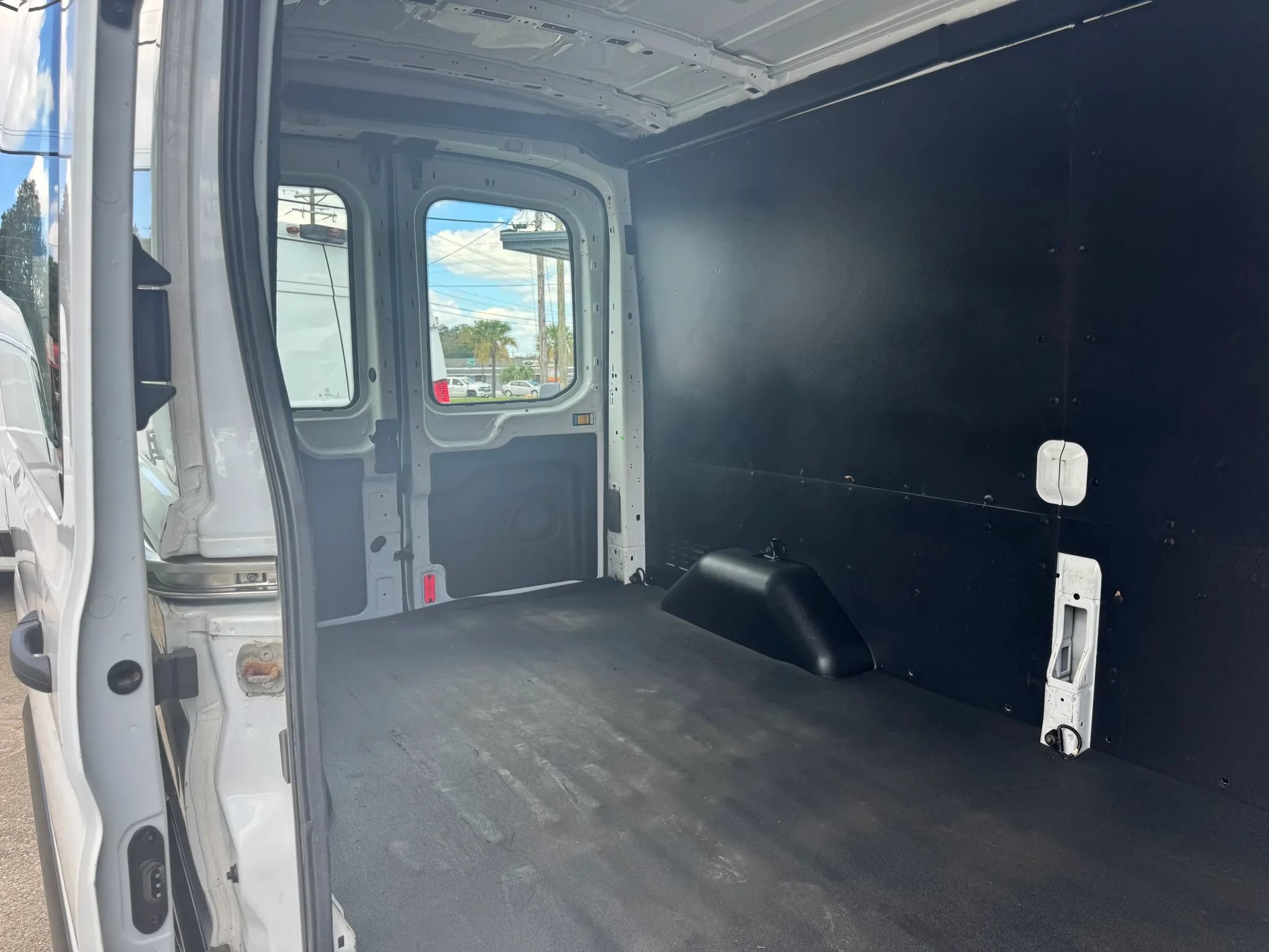 Used 2020 Ford Transit 250 Medium Roof AWD w/ Load Area Protection Package image 12
