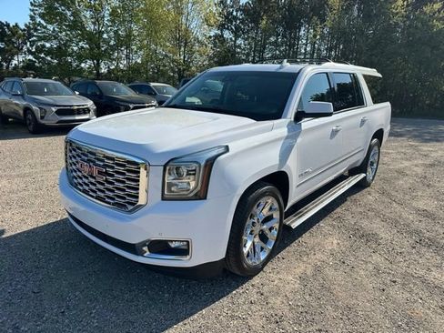 Used 2020 GMC Yukon XL Denali w/ Denali Ultimate Package AWD/4WD image 2