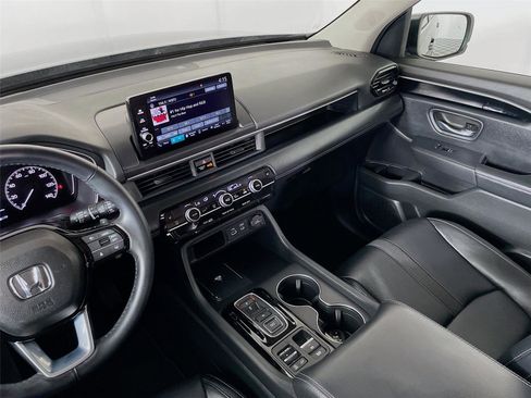 Used 2025 Honda Pilot EX-L image 28