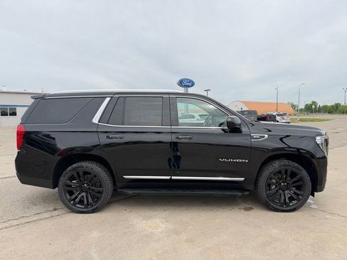 Used 2022 GMC Yukon SLT AWD/4WD image 6