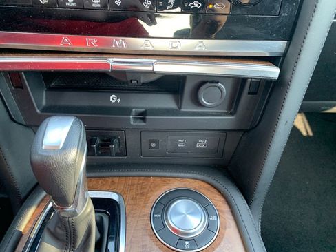 Used 2022 Nissan Armada SL w/ Captain's Chairs Package image 21