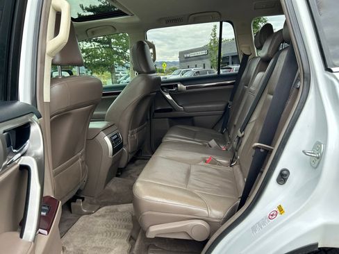 Used 2018 Lexus GX 460 Premium w/ Premium Package AWD/4WD image 23