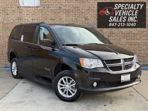 Used 2019 Dodge Grand Caravan SXT image 6