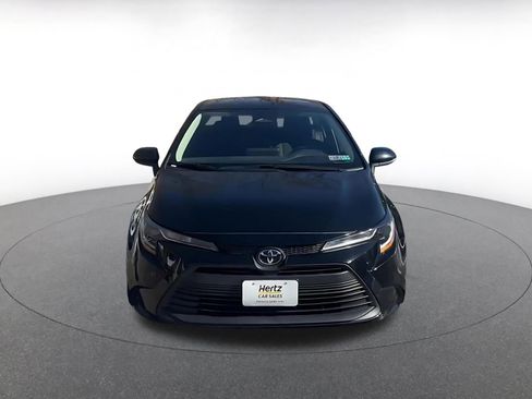 Used 2025 Toyota Corolla LE image 4