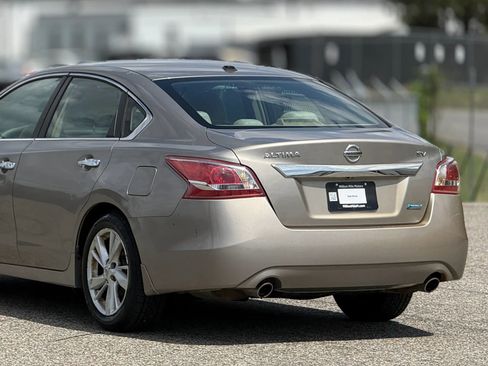 Used 2013 Nissan Altima 2.5 SV w/ 2.5SV Convenience Pkg image 16
